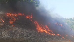 Continúa incendio en vertedero de Puerto Plata; terminal de cruceros y hoteles afectados ante esta situación  