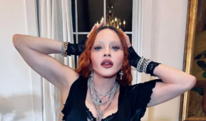Captan a Madonna paseando por Nueva York luego de emergencia médica  
