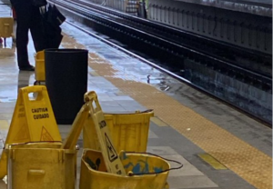 Gotera en estación del Metro de Santo Domingo causa molestias a pasajeros