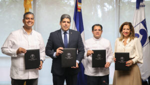 Asociación Cibao, PUCMM y Fundación Madre y Maestra becarán estudiantes de excelencia académica y escasos recursos