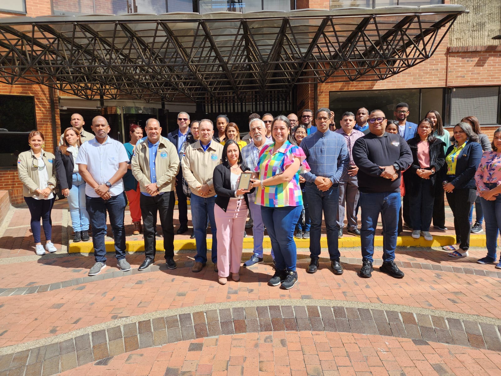 Escuela de DDHH del MIDE realiza exitosamente primer viaje académico internacional