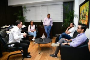 Reunión entre INTRANT y PedidosYa en busca de resolver conflicto con repartidores 
