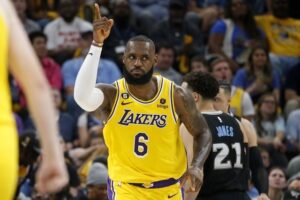 LeBron James confirma que no se retira y que jugará su temporada número 21
