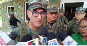 Ministro de Defensa supervisa avance de muro fronterizo entre RD y Haití