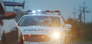 Niño de 8 años roba un auto y desencadena persecución policial