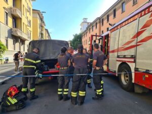 Seis ancianos fallecidos y unos 80 heridos en un incendio en una residencia en Milán