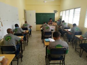Más de 500 adultos privados de libertad reciben pruebas nacionales