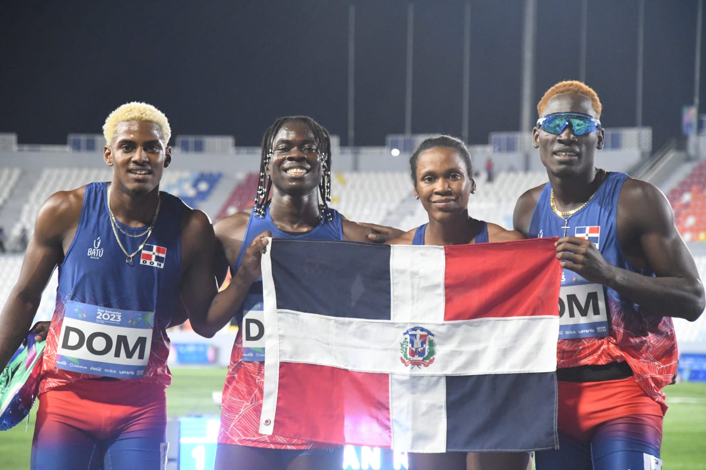 Marileidy, Cofil y Feliz clasifican a la final 400 lisos JJCC El Salvador