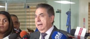 Comisión bicameral presentará informe modificación a Ley 10-04 de la Cámara de Cuentas; sigue debate por tema juicio político 