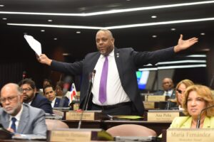 Pensiones de Gobierno drenan del presupuesto 2 mil 436 MM de pesos cada año según Luis Henríquez 