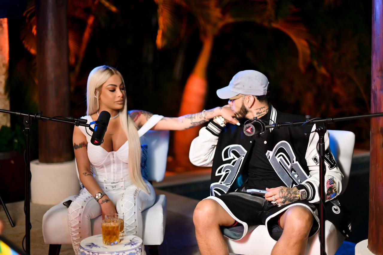 Yailin acusa a Anuel de golpearla y robarle durante su embarazo