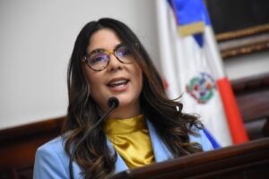Kenia Lora: “El pueblo está requiriendo a un gerente para 2024”
