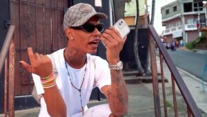 Arrestan al exponente urbano 'Dilon Baby' acusado de violencia contra su madre