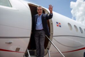Presidente Abinader parte hacia Bruselas para participar en cumbre 
