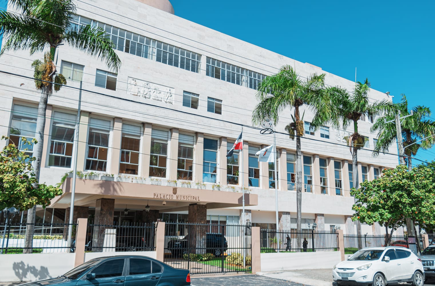 Alcaldía del DNl solicita a partidos políticos retirar propaganda