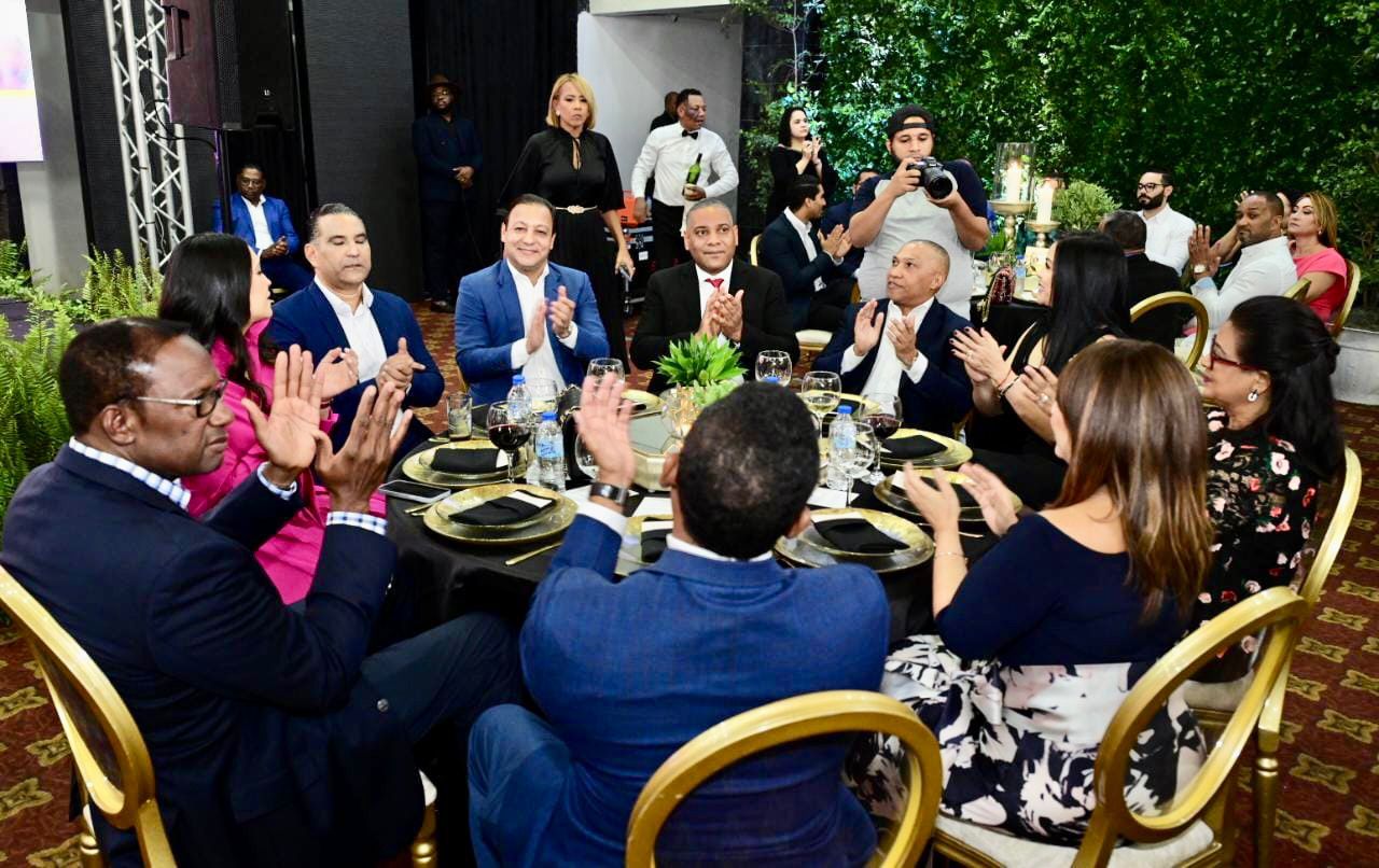 Empresarios de SDE se interesan en propuestas de Abel sobre anticipo, delincuencia y economía