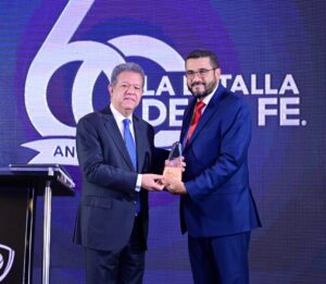 Leonel Fernández participó en celebración de 60 aniversario de la Batalla de la Fe
