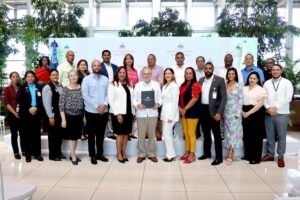 Medio Ambiente firma compromiso por la ética e integridad gubernamental