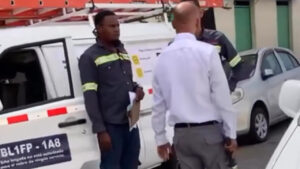 Video: Ciudadano armado confronta a brigada de EDEEste por disputa de estacionamiento