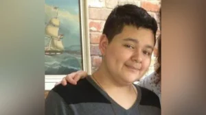 Hallan vivo a un joven que desapareció hace 8 años cuando paseaba a sus perros en EEUU
