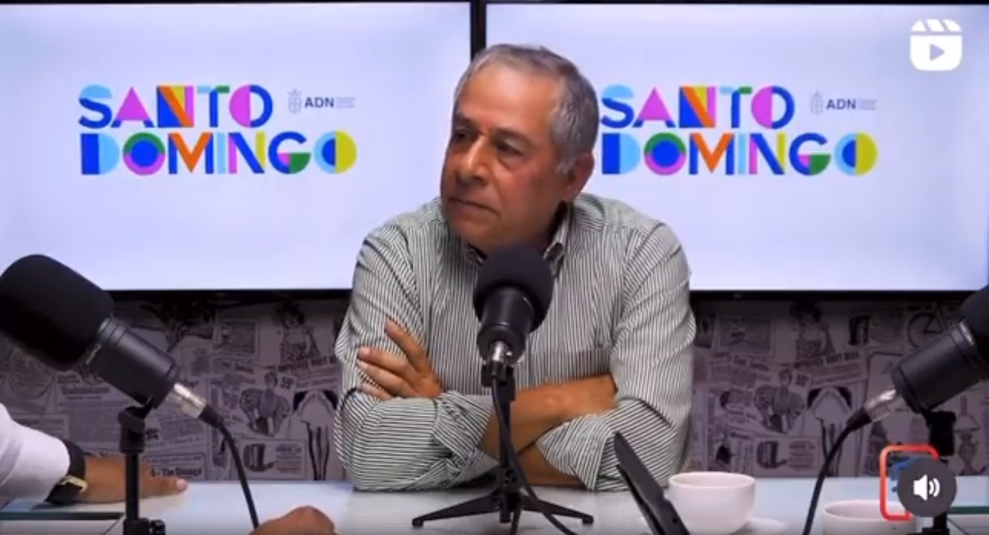 Roberto Salcedo arremete contra Domingo Contreras