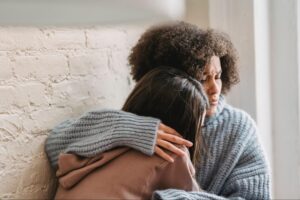 El 63% de llamas de emergencia por salud mental son mujeres, según informe SP 