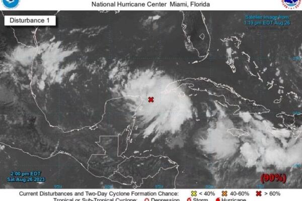 Se forma depresión tropical cerca del canal de Yucatán