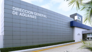 Sanz Lovatón destaca puesta en marcha de operaciones de Emergent Cold Latin America en Puerto de Caucedo