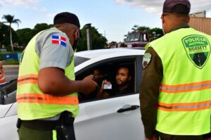 ¿Pueden los agentes de Digesett tomar fotos a tus documentos personales?