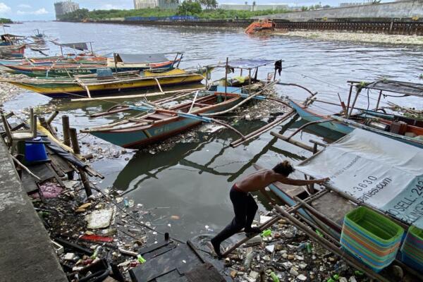 Al menos 48,000 desplazados por el paso del supertifón Saola en Filipinas