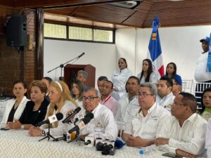 Ante llamado a paro, autoridades exhortan a los médicos sentarse a la mesa del diálogo en el CNSS