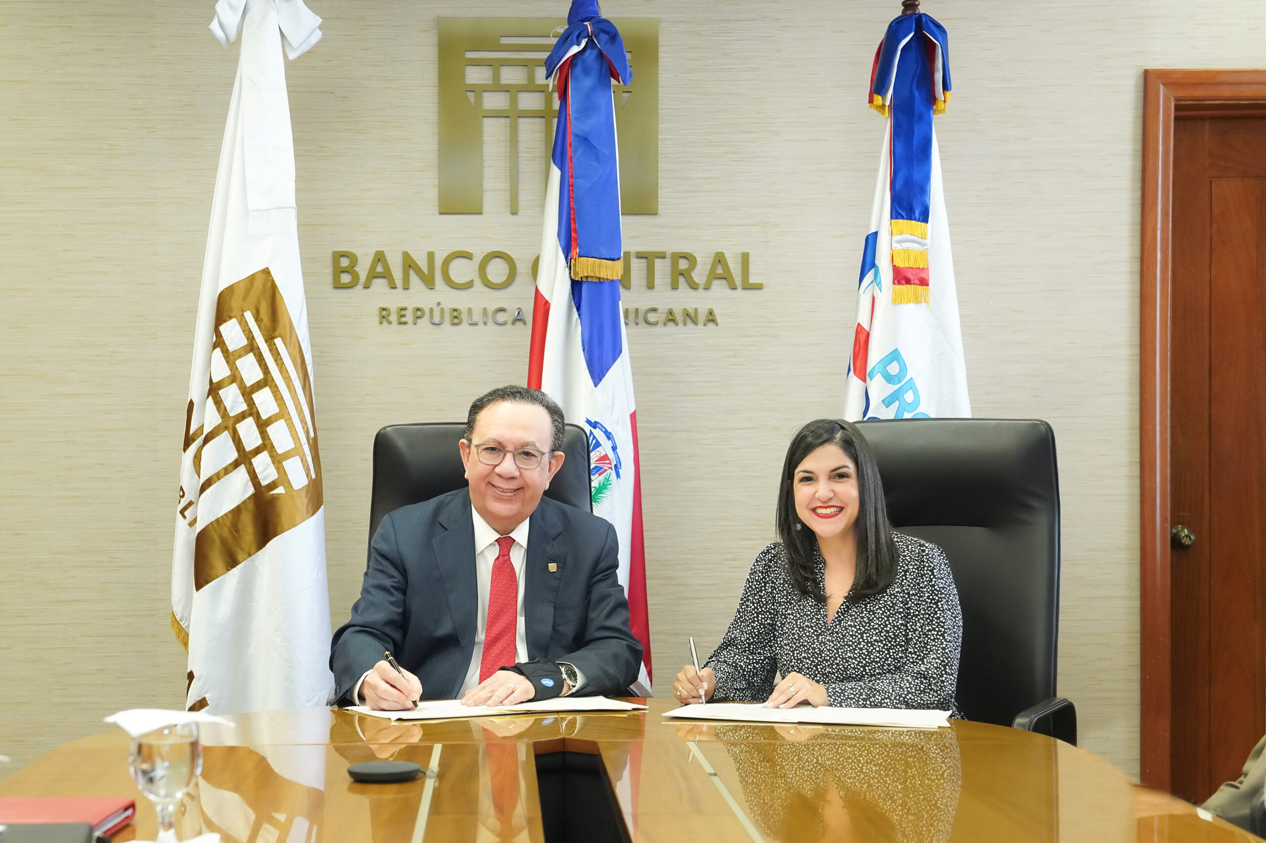 Banco Central firma acuerdo con PRODOMINICANA en materia de estadísticas sobre inversión extranjera directa