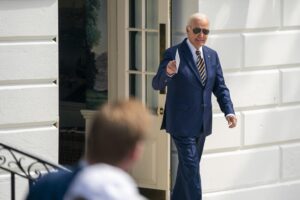 Biden viajará a Hawái 