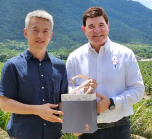 Embajador de China muestra interés por sector agroindustrial del país 