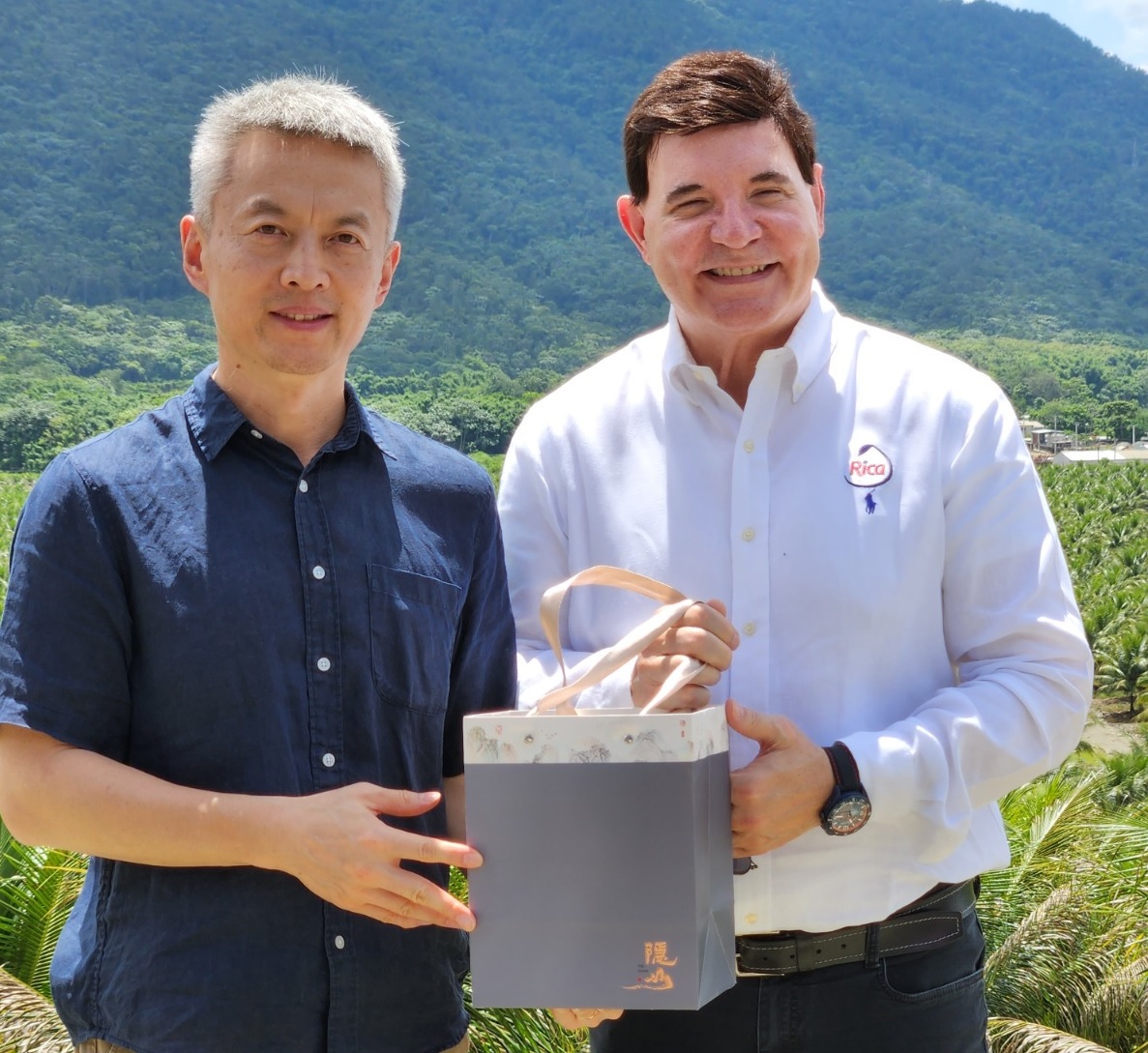 Embajador de China muestra interés por sector agroindustrial del país 