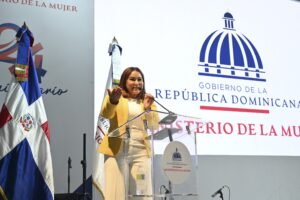 Promueven reelección Abinader durante aniversario Ministerio de la Mujer