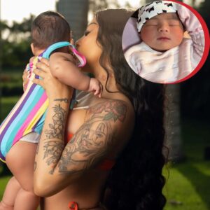 Yailin muestra por primera vez el rostro de su hija