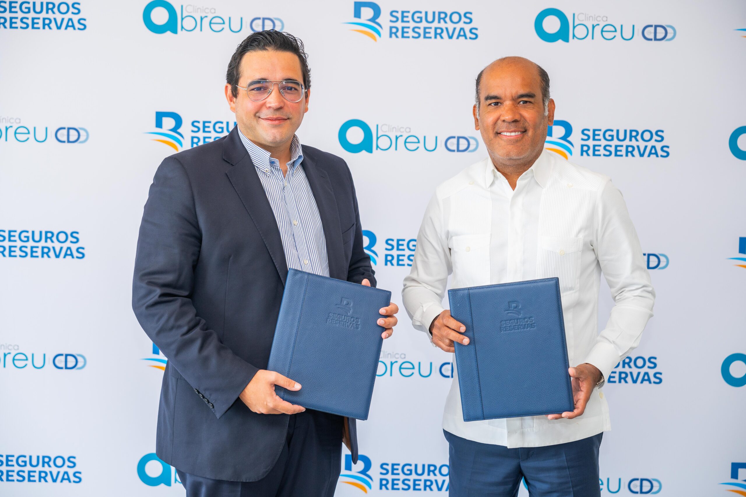 Seguros Reservas firma acuerdo para cobertura