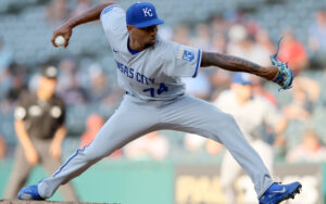 Los Reales de Kansas City ya no será el equipo de José Cuas en MLB, siendo cambiado este martes, el día que límite de canjes en la liga.siendo cambiado este martes, el día en el que se vence el período de canjes en la liga.