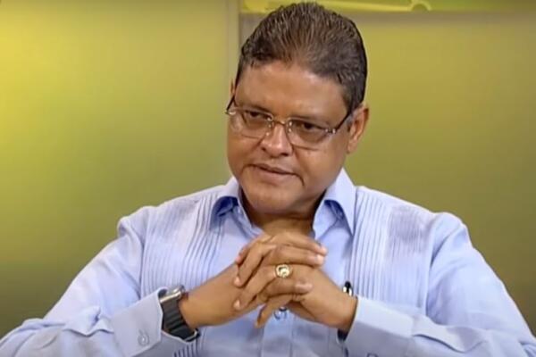 Méndez expresa deseo de salir del COE y disposición a trabajar política para Luis Abinader