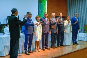 Juramentan al nuevo presidente del CODIA