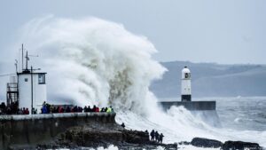 Las tormentas en el norte de Europa dejan dos muertos y estragos materiales en el Báltico