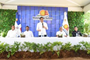 Turismo deja iniciados trabajos en vías de Las Terrenas, Samaná