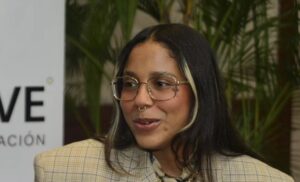 Tokischa llega por primera vez a Ecuador y así le reciben sus fans y la prensa 