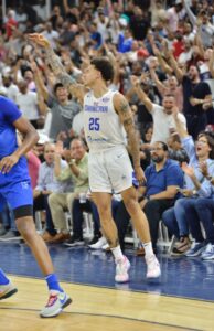 Quiñones monta espectáculo y guía victoria RD sobre Memphis en juego de fogueo 