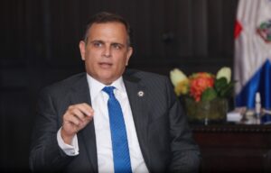 Comisión se reúne con ministro de Hacienda para discutir presupuesto reformulado