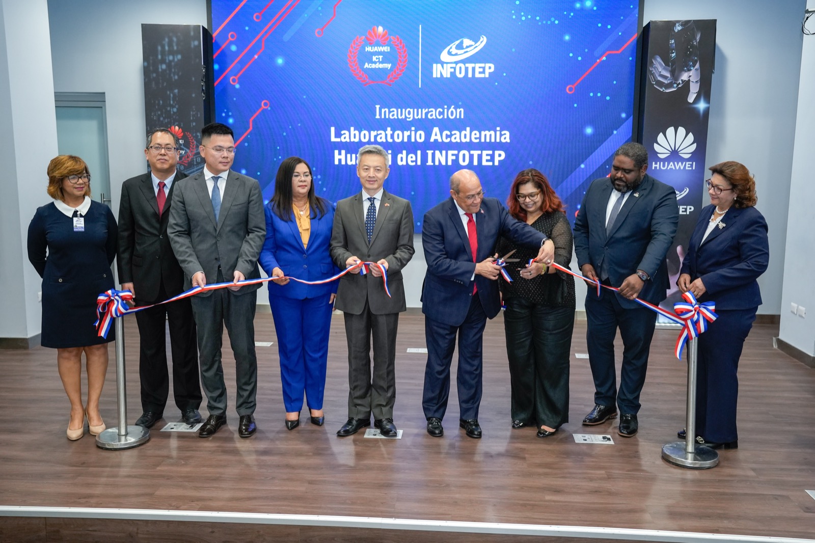 Infotep y Huawei inauguran academia TIC