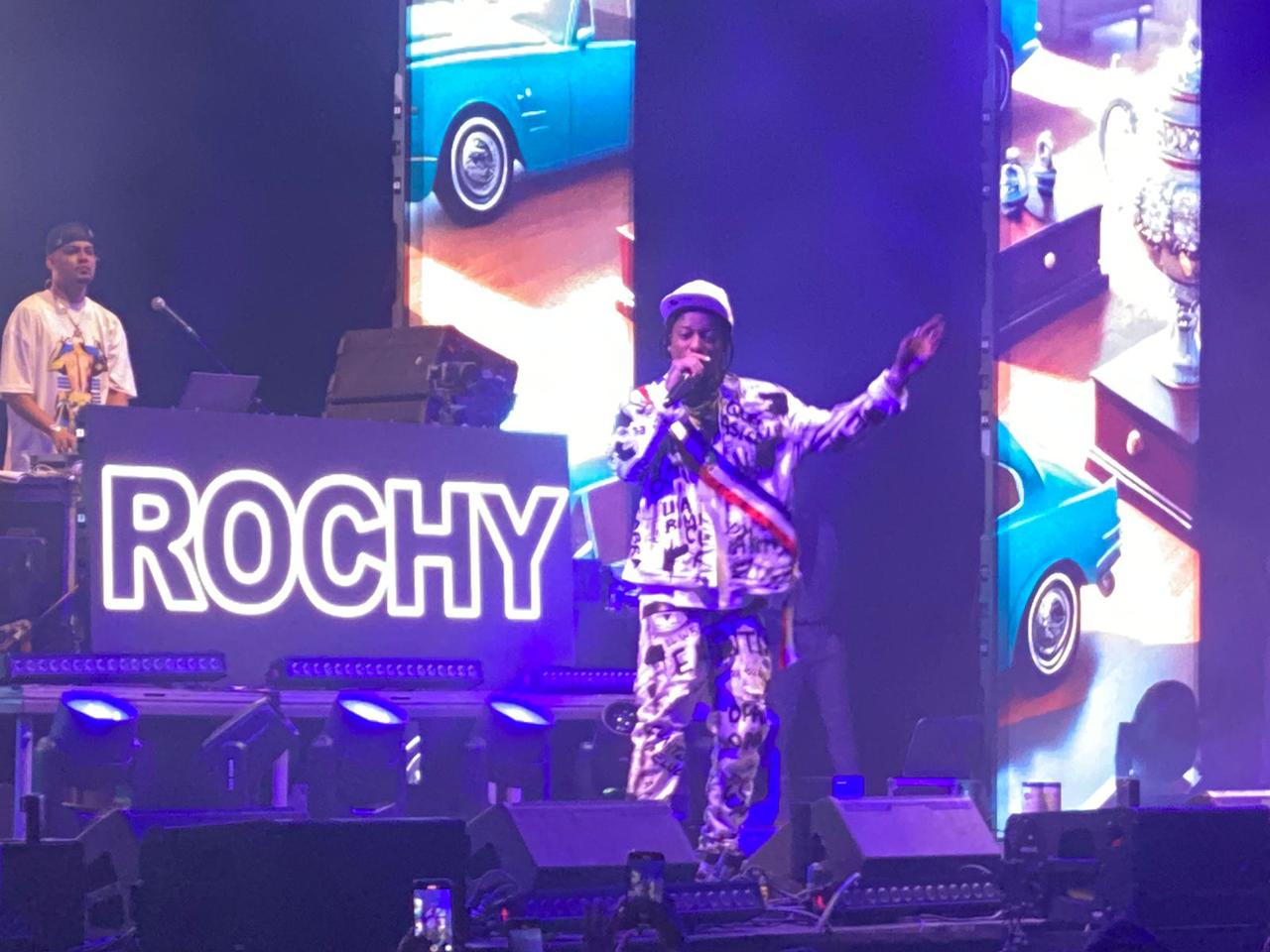 Rochy RD deja buena impresión en el Palacio de los Deportes