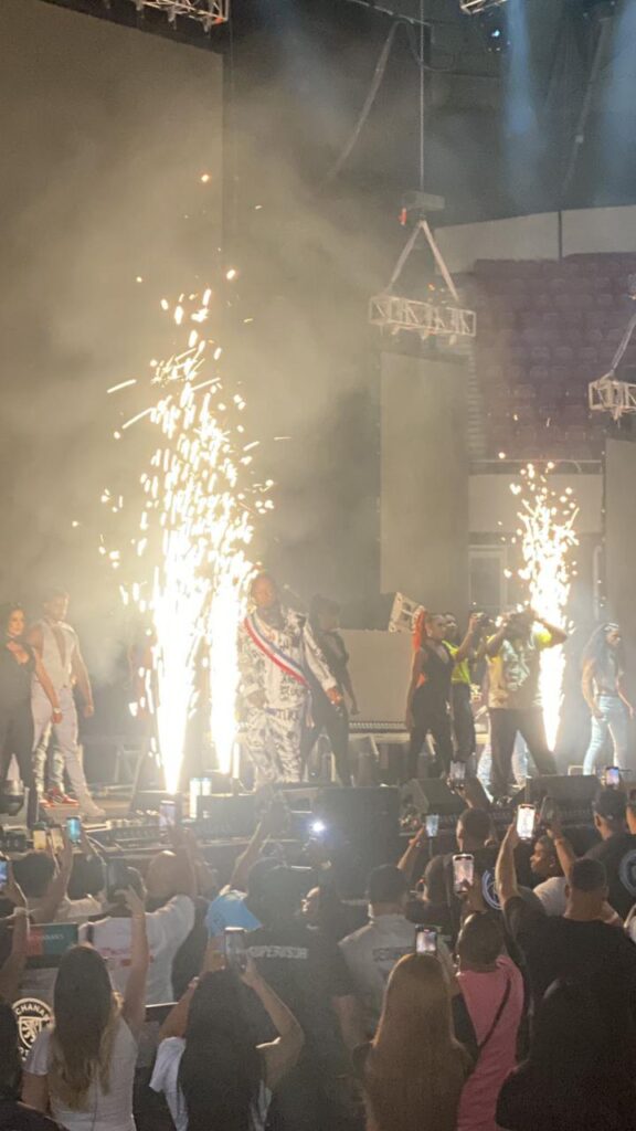 Rochy RD deja buena impresión en el Palacio de los Deportes
