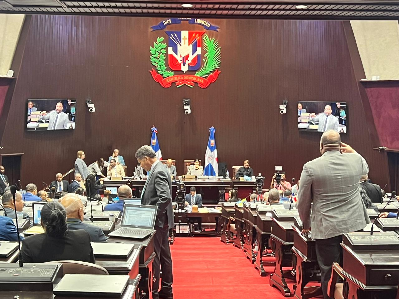 Diputados aportarán RD$10,000 por cabeza para afectados por explosión de San Cristóbal